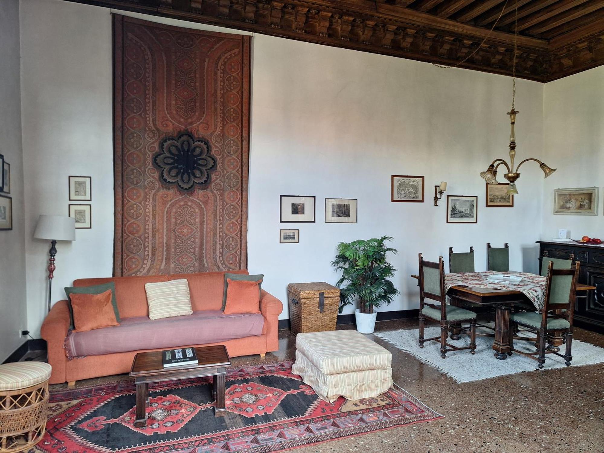 Inside Palazzo Foscarini Appartement